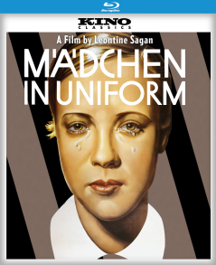 M&auml;dchen in Uniform